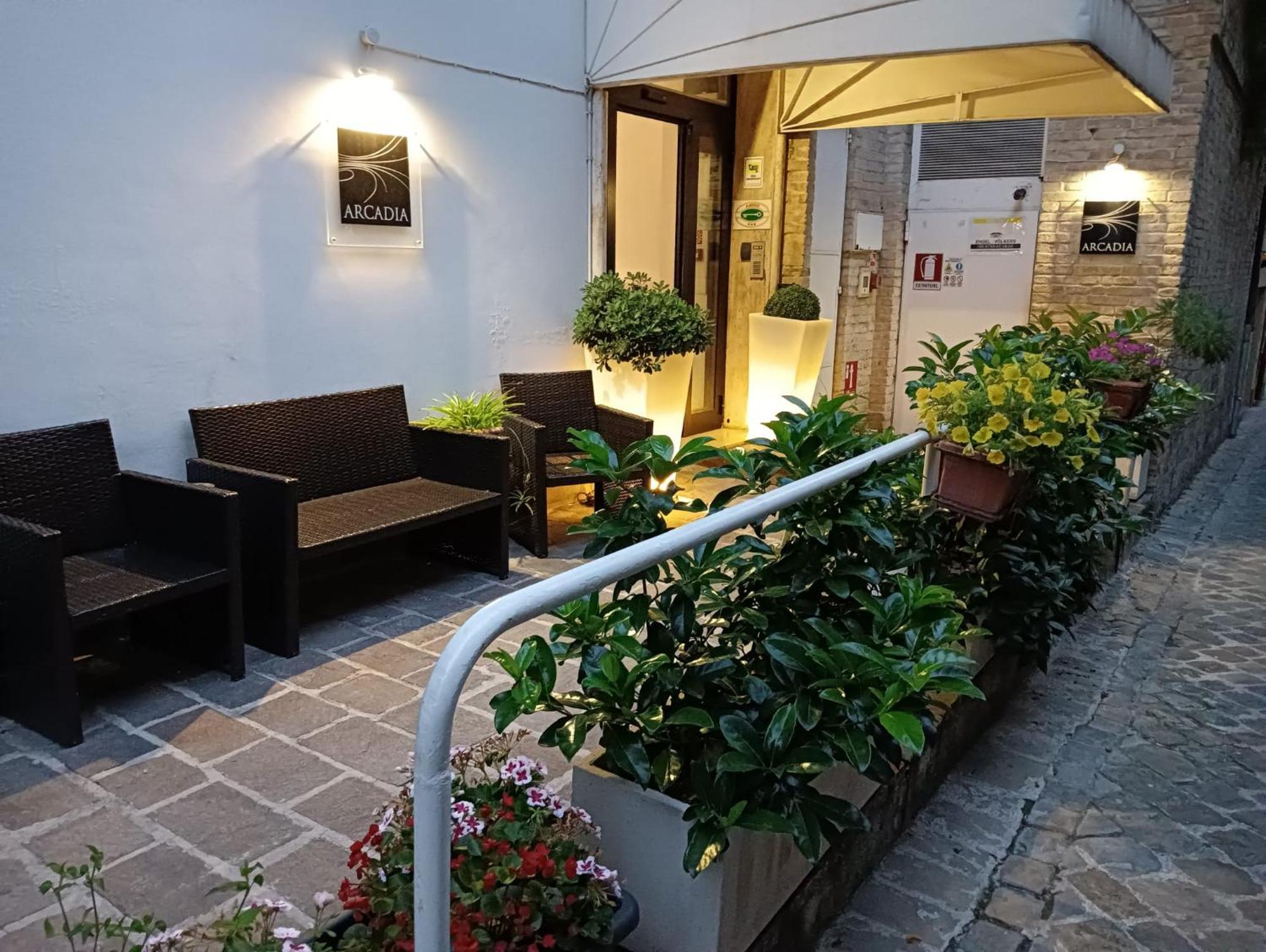Hotel Arcadia Macerata Exterior foto